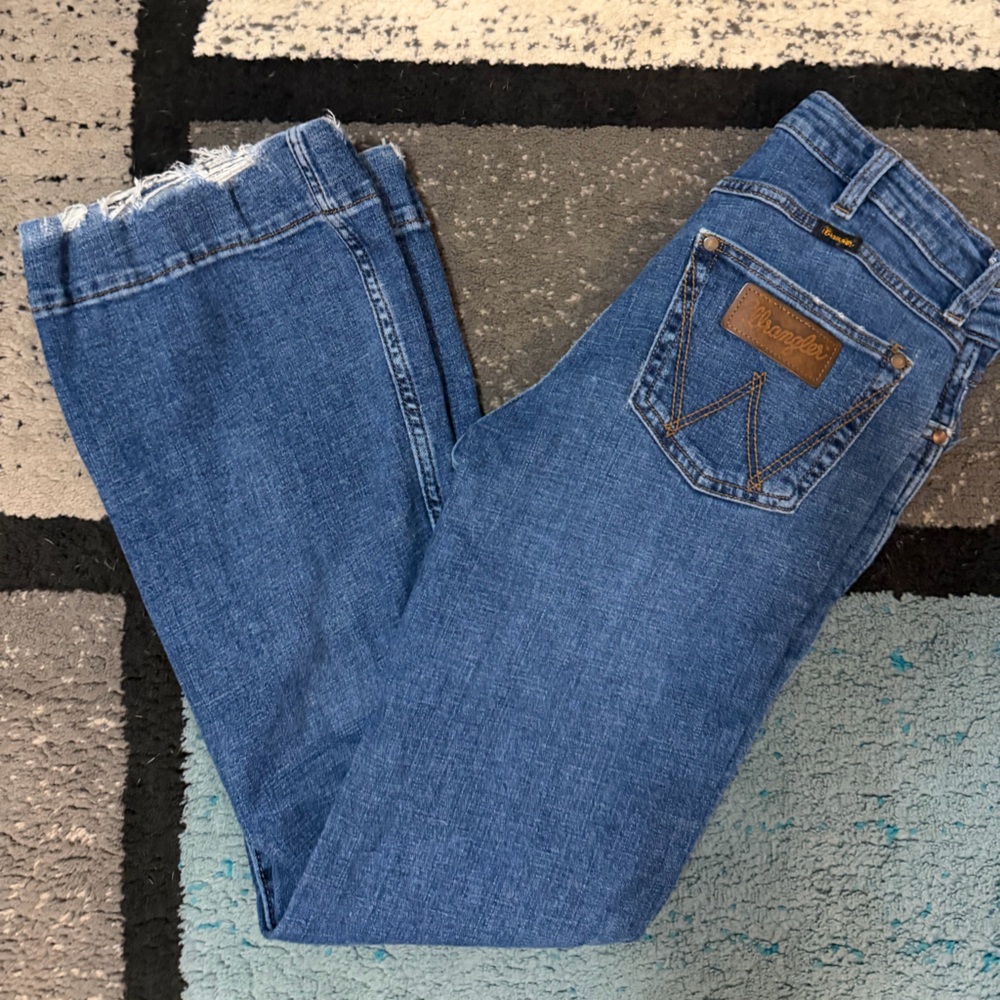 Wrangler Women's Classic Blue Straight Leg Jeans